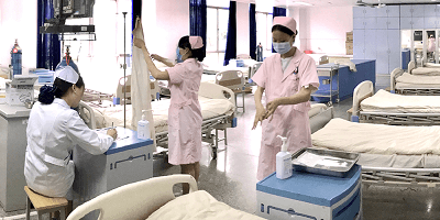 <b>成都成醫(yī)附院護(hù)士學(xué)校</b>