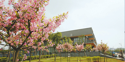 <b>廣安航天旅游職業(yè)學(xué)校</b>