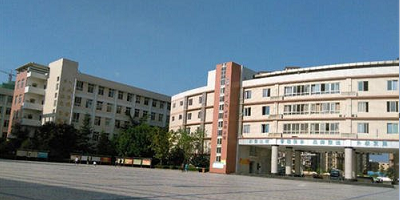 <b>簡(jiǎn)陽(yáng)市平泉高級(jí)職業(yè)中學(xué)</b>