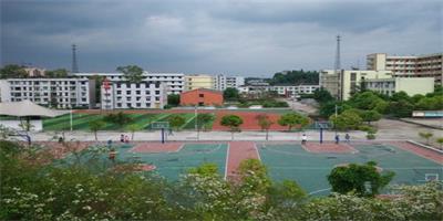 <b>宜賓敘州區(qū)柳嘉職業(yè)技術(shù)學(xué)校</b>